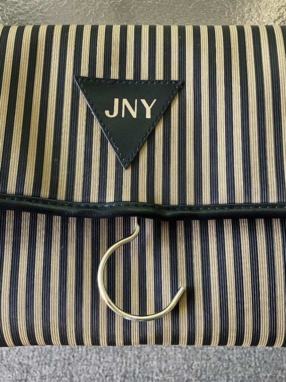 Jones New York VINTAGE 1990s hanging toiletry/cosmetic travel bag